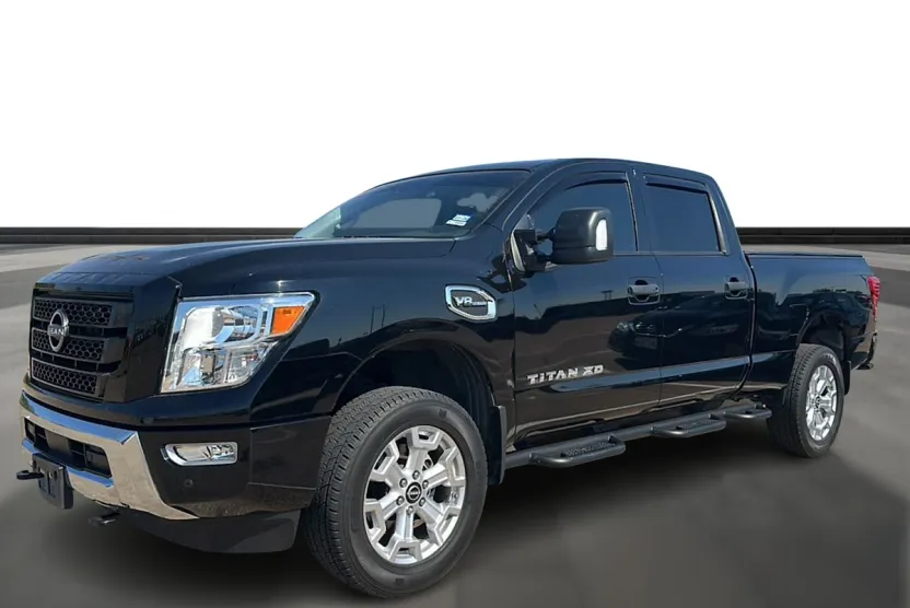 2023 Nissan Titan SV Crew Cab photo 1