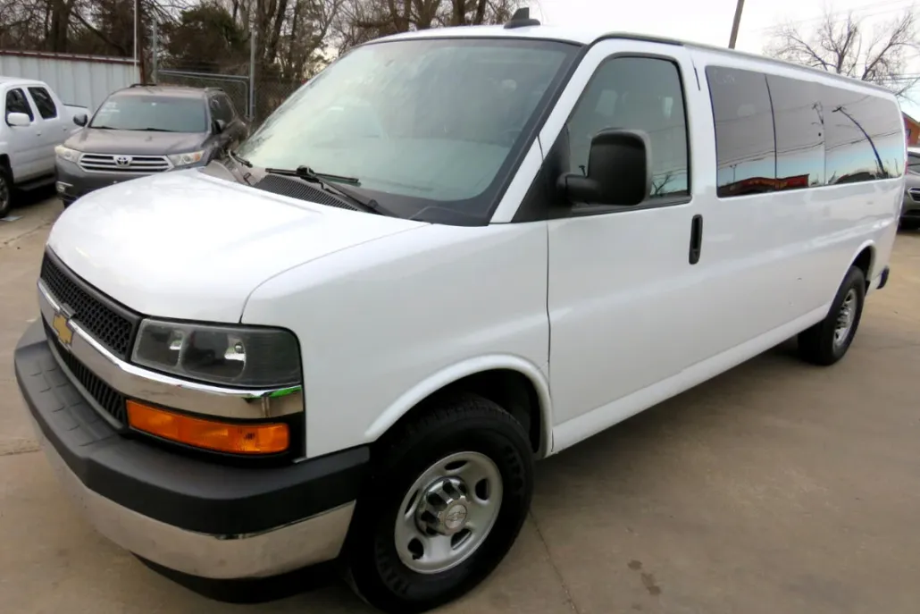 2018 Chevrolet Express LT 3500 photo 1