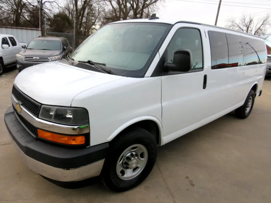 2018 Chevrolet Express LT 3500 photo 1
