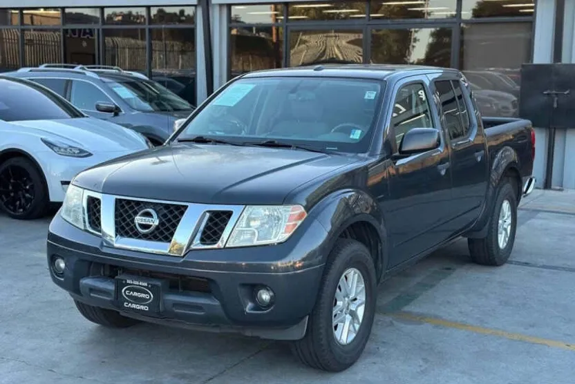 2015 Nissan Frontier SV photo 1