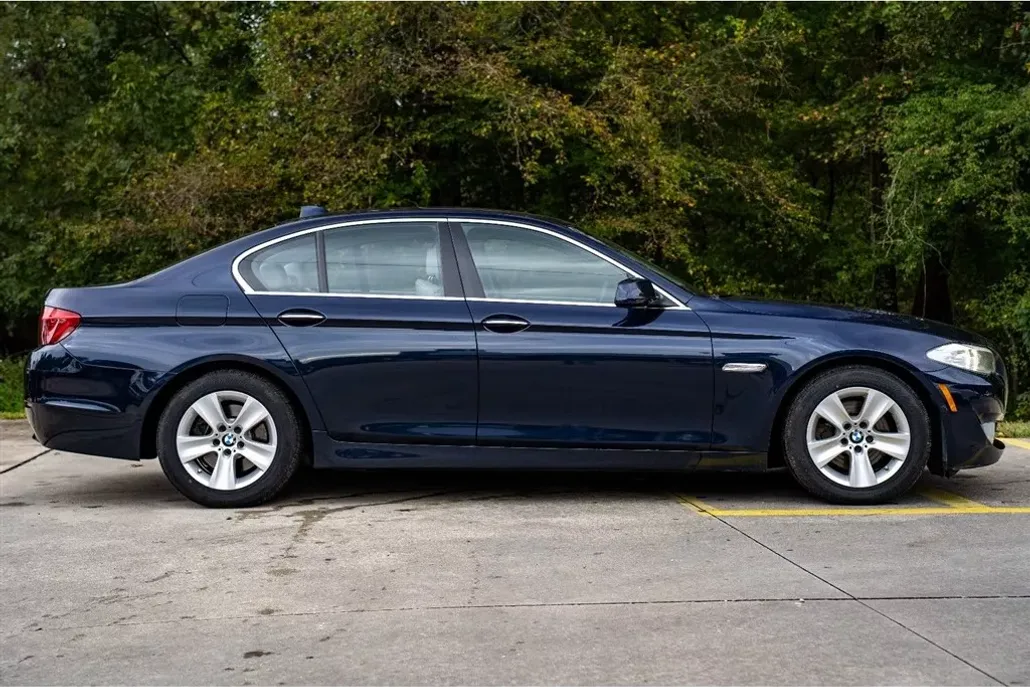 2012 Bmw 528i 5-series photo 1