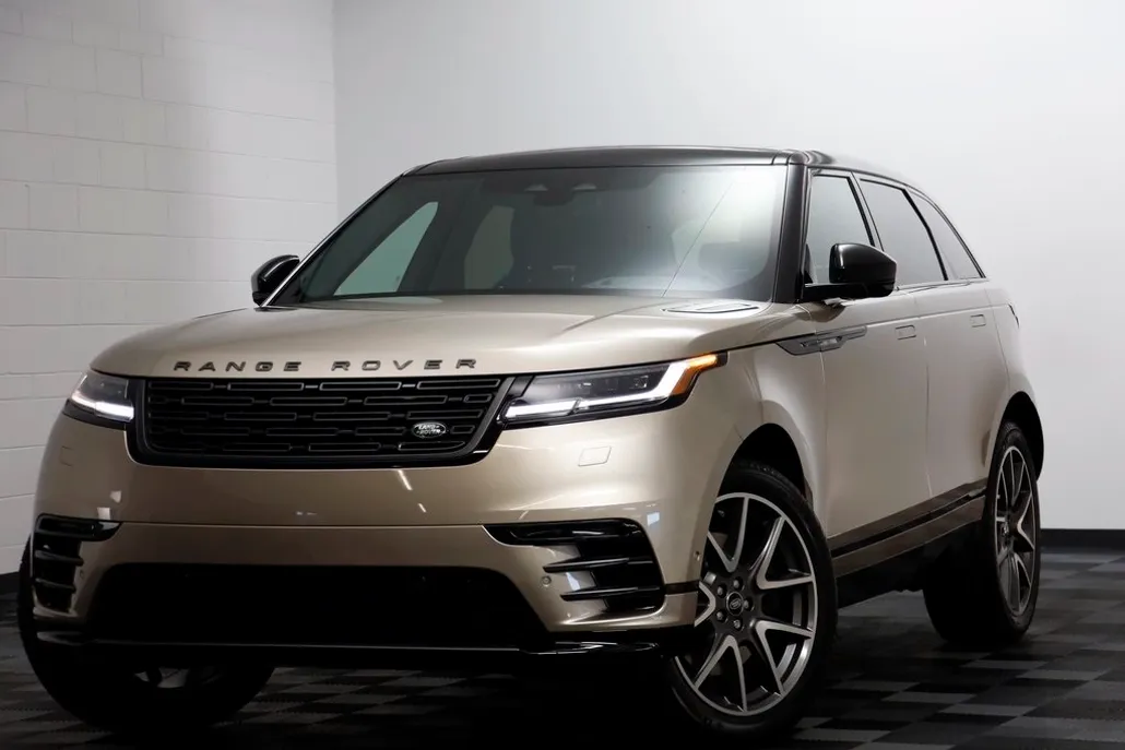 2026 Land Rover Range Rover Velar SE photo 1