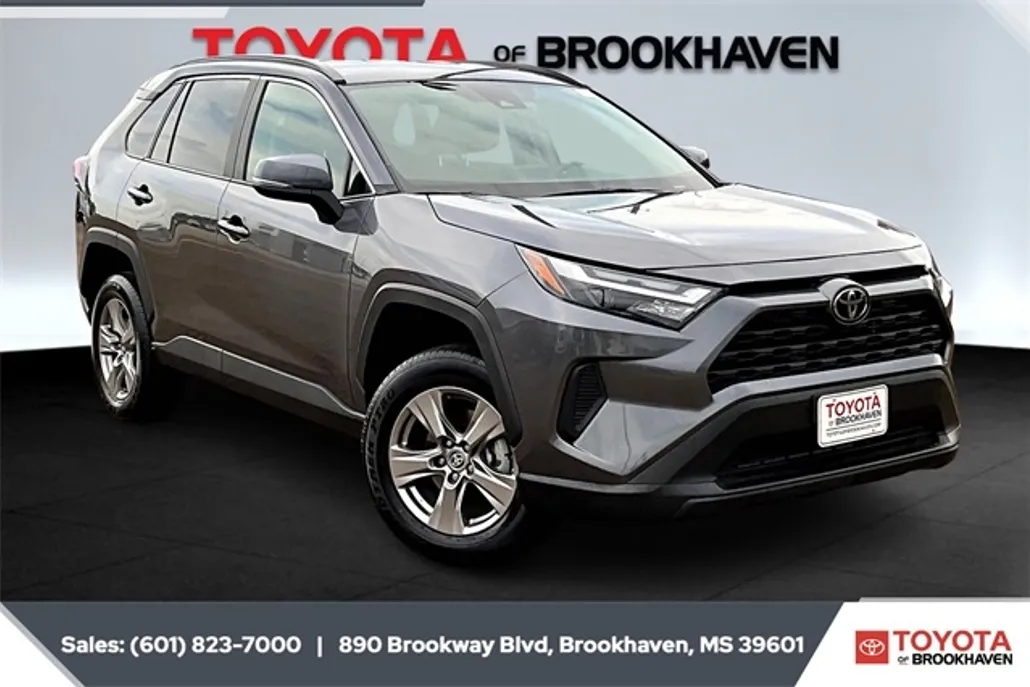 2024 Toyota RAV4 XLE photo 1