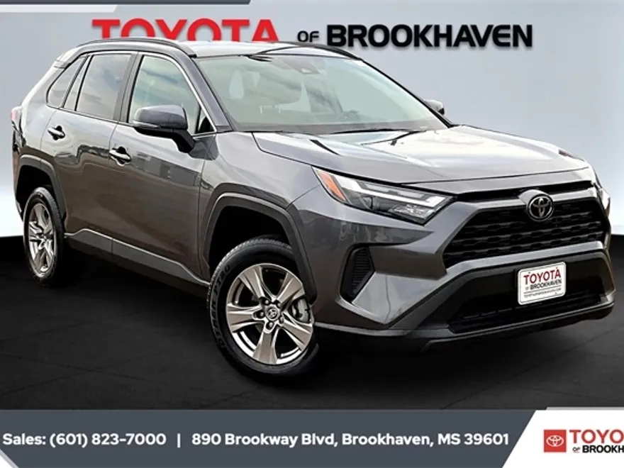 2024 Toyota RAV4 XLE photo 1