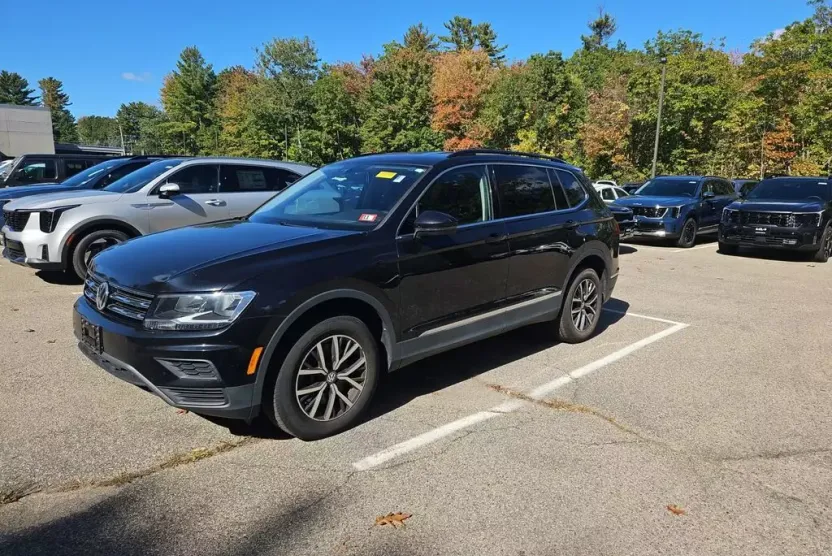 2020 Volkswagen Tiguan SE photo 1