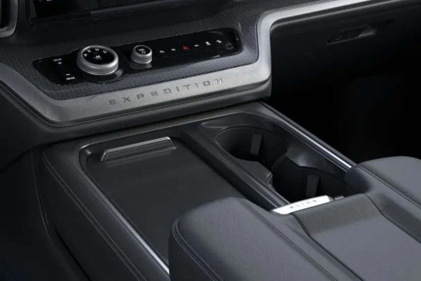2025 Ford Expedition Platinum photo 1