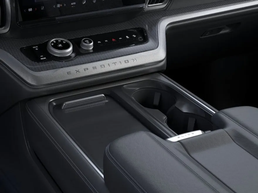 2025 Ford Expedition Platinum photo 1