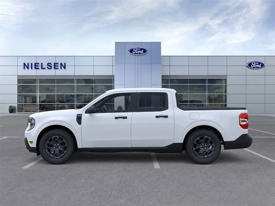 2025 Ford Maverick XLT photo 1