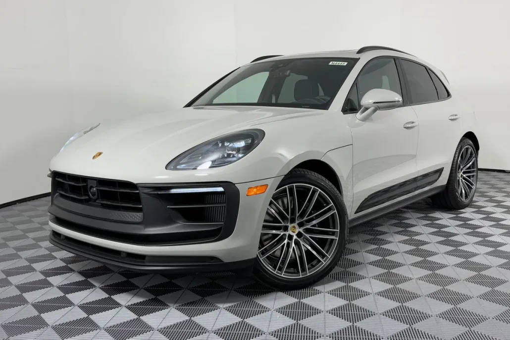 2026 Porsche Macan GTS photo 1