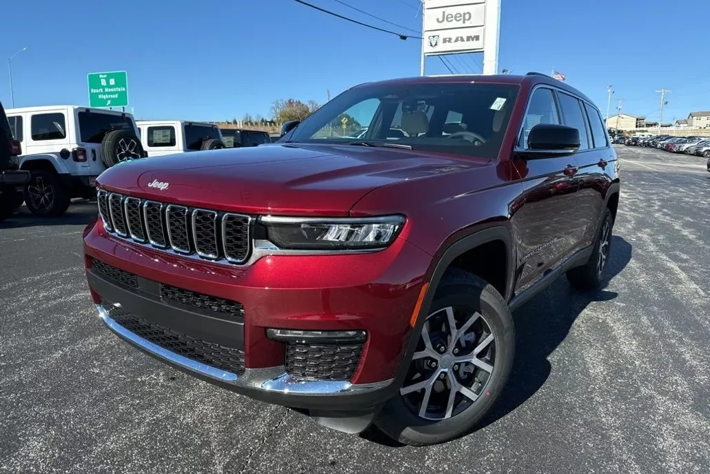 2025 Jeep Grand Cherokee Limited photo 1