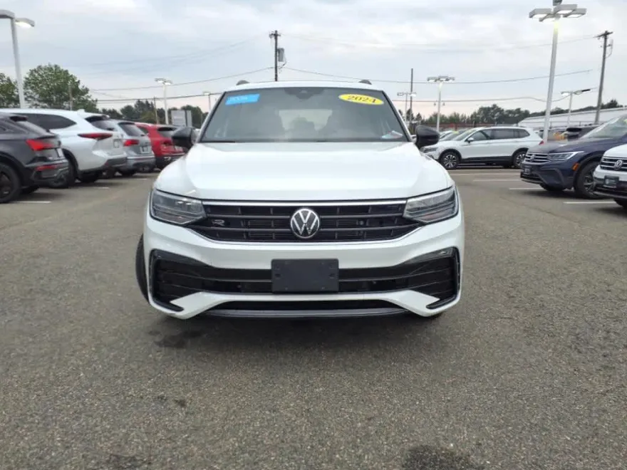 2024 Volkswagen Tiguan SE R-Line Black photo 1