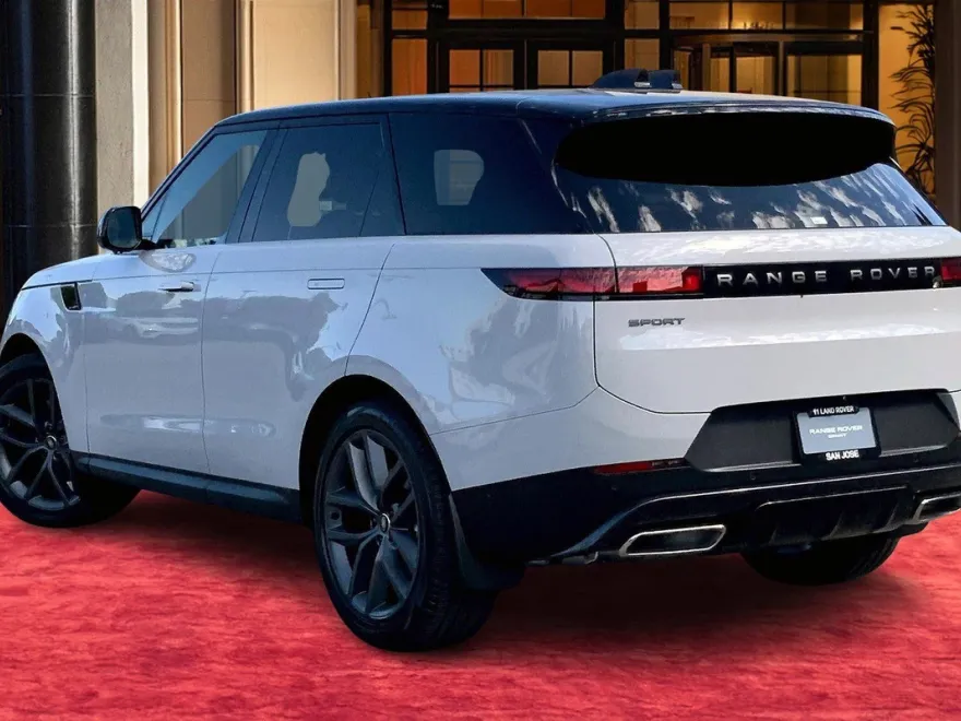 2025 Land Rover Range Rover Sport P360 SE photo 1