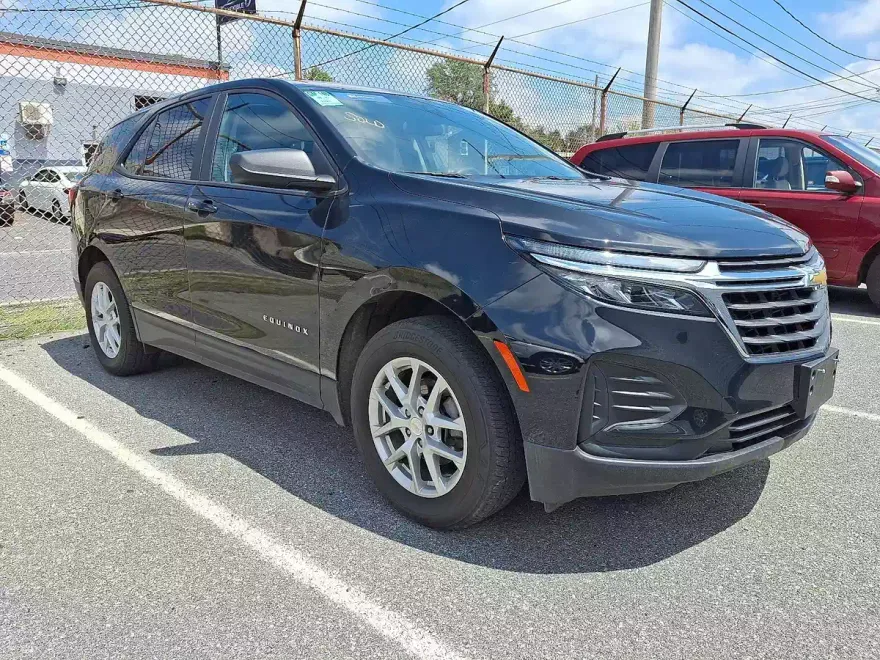 2023 Chevrolet Equinox LS photo 1