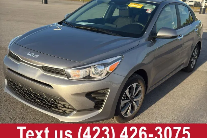 2023 Kia Rio S photo 1