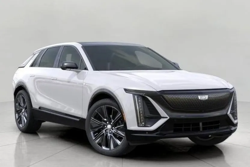 2024 Cadillac Lyriq Sport photo 1