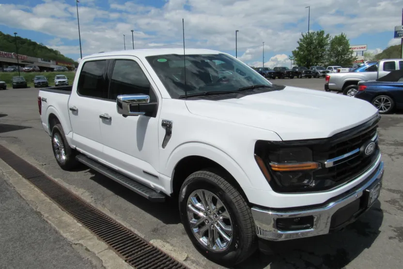 2025 Ford F-150 XLT photo 1