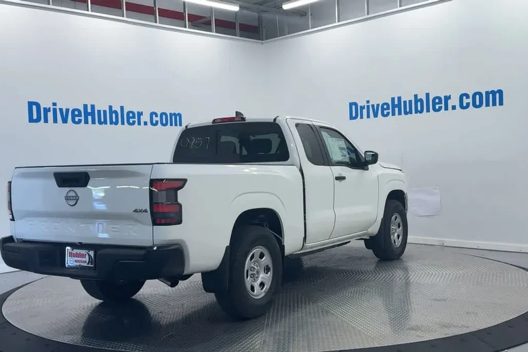 2026 Nissan Frontier King Cab S photo 1