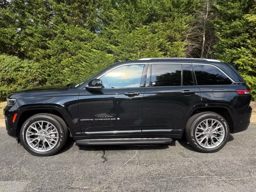 2023 Jeep Grand Cherokee Summit photo 1