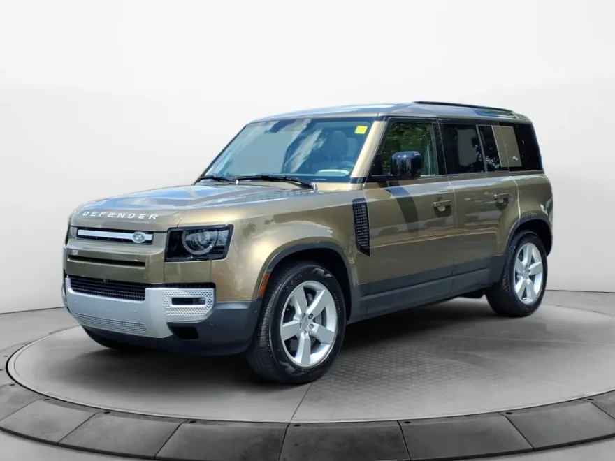 2024 Land Rover Defender 110 S photo 1