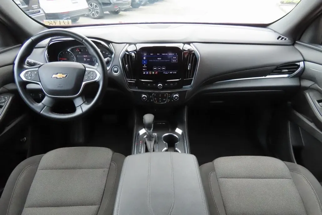 2023 Chevrolet Traverse 1LT photo 1