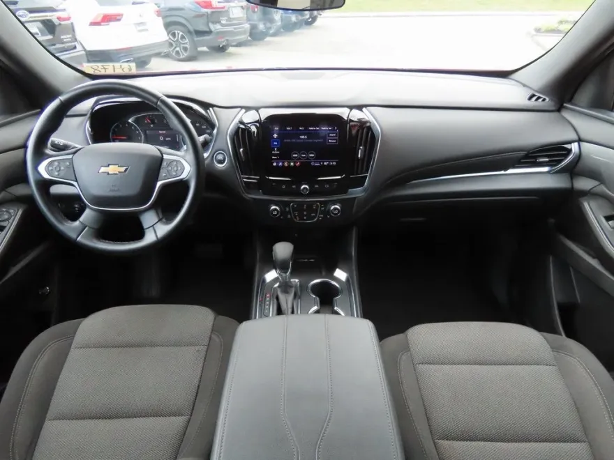 2023 Chevrolet Traverse 1LT photo 1