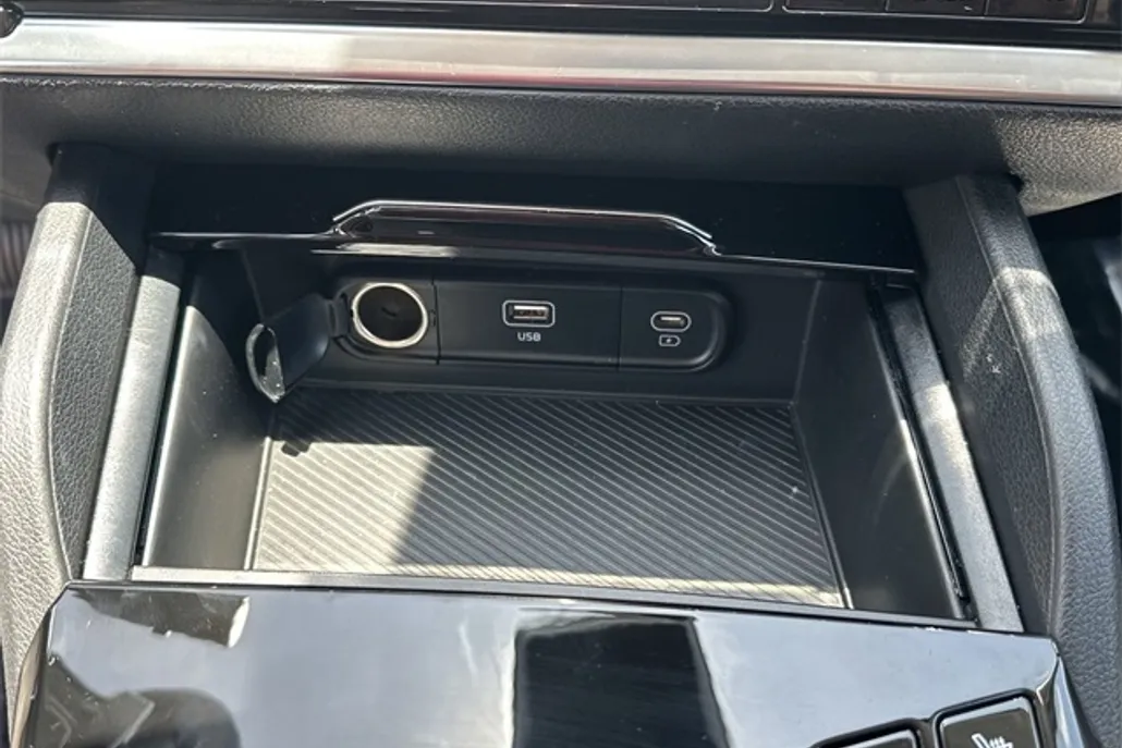2023 Kia Sportage Hybrid LX photo 1