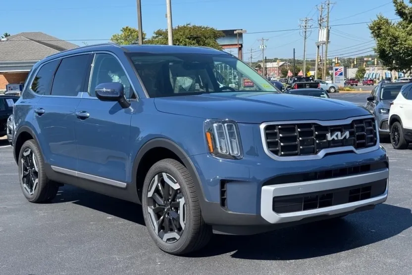 2025 Kia Telluride S photo 1