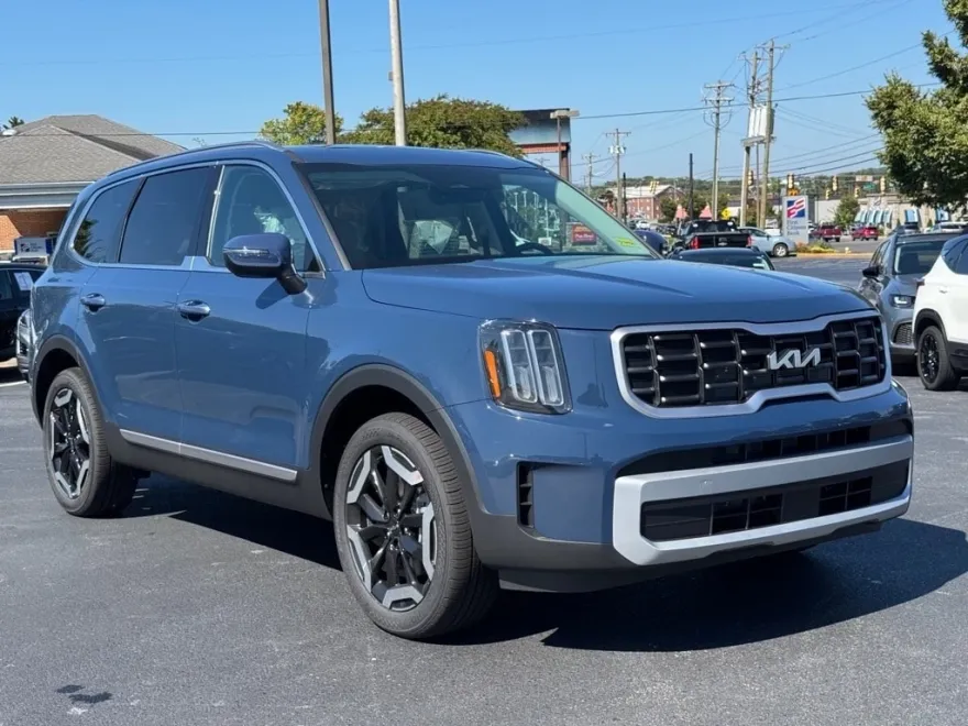 2025 Kia Telluride S photo 1
