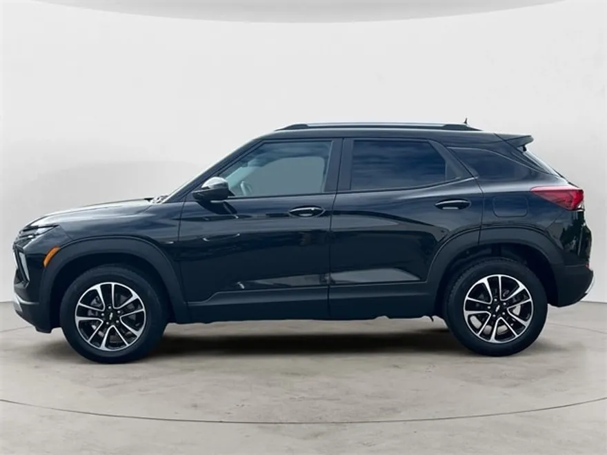 2024 Chevrolet Trailblazer LT photo 1