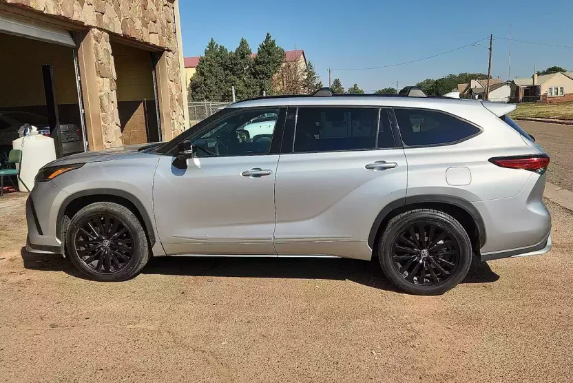 2023 Toyota Highlander Limited Platinum XLE XSE photo 1