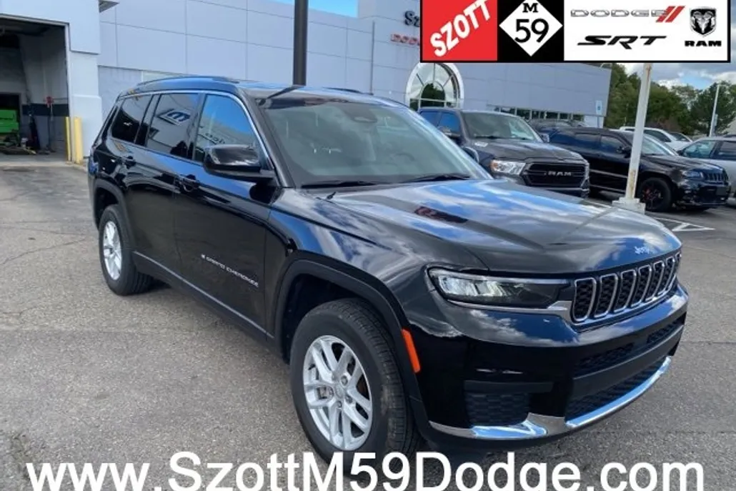 2023 Jeep Grand Cherokee Laredo photo 1
