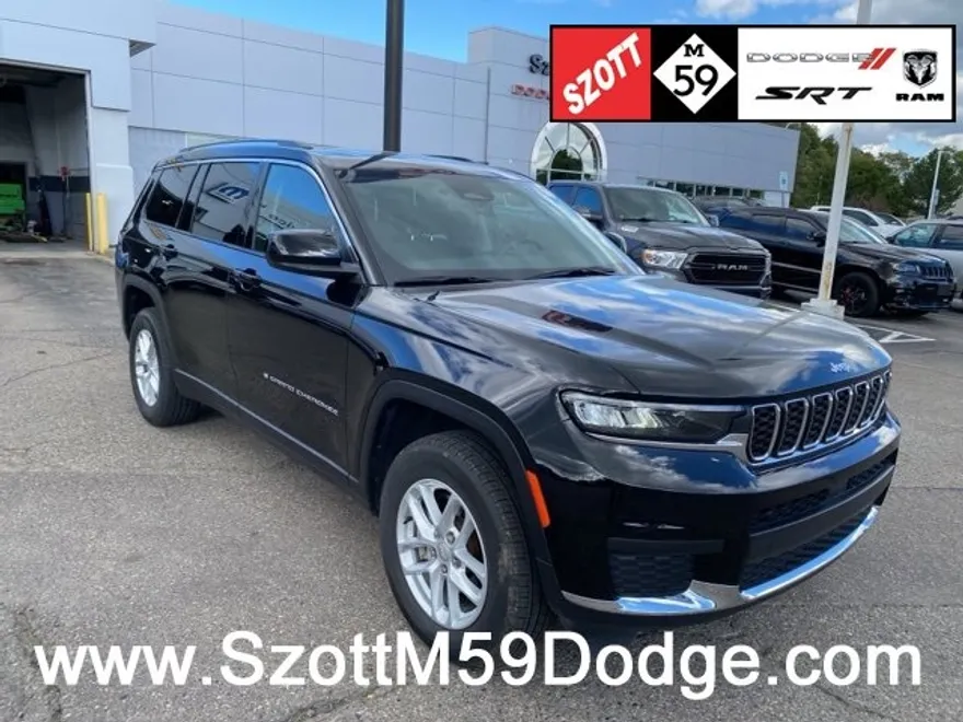 2023 Jeep Grand Cherokee Laredo photo 1