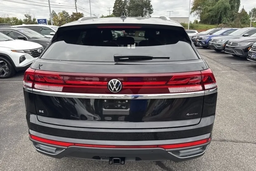 2026 Volkswagen Atlas Cross Sport SE Technology photo 1