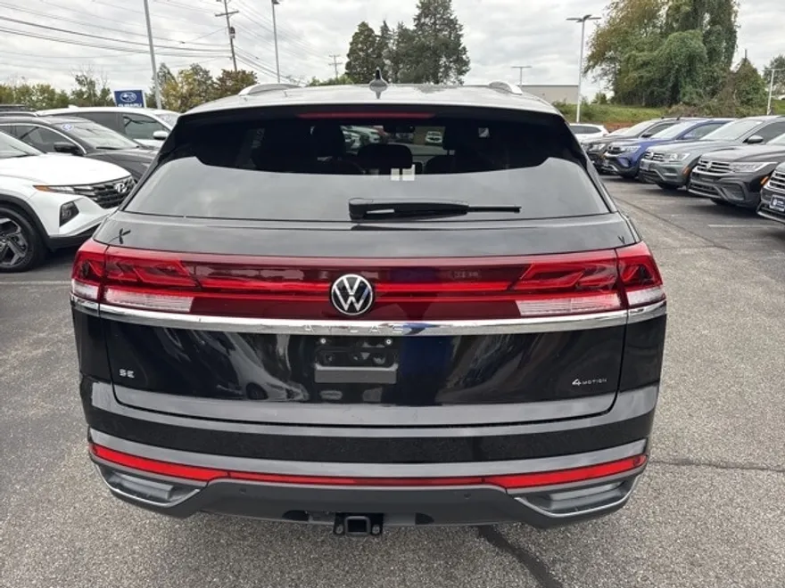 2026 Volkswagen Atlas Cross Sport SE Technology photo 1