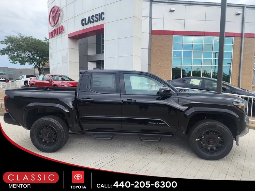2025 Toyota Tacoma SR5 4x4 Double Cab photo 1