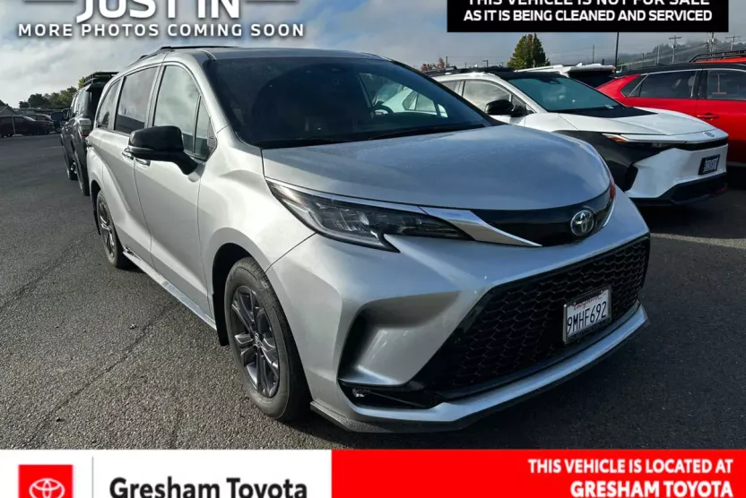 2024 Toyota Sienna XSE photo 1