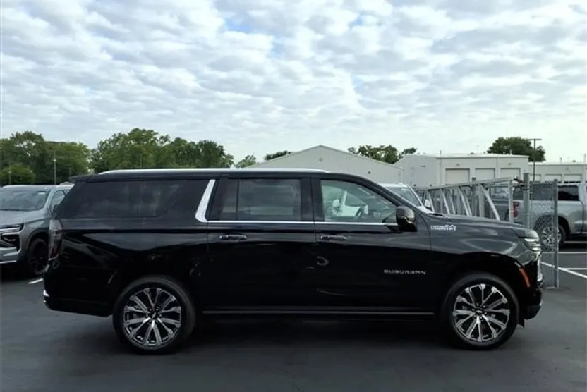2025 Chevrolet Suburban High Country photo 1