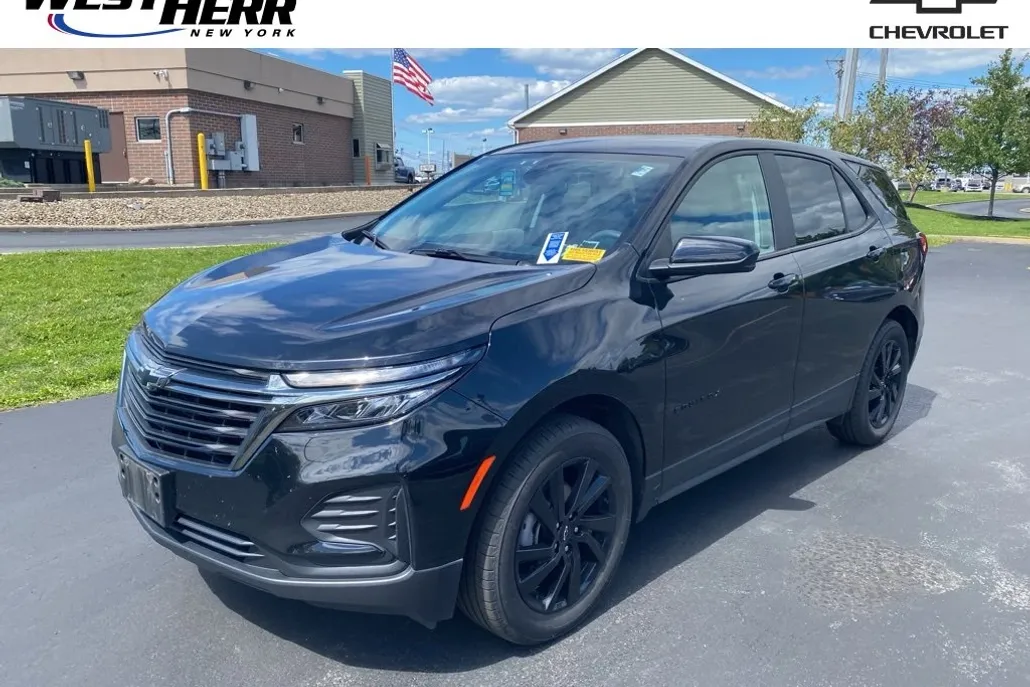 2024 Chevrolet Equinox LS photo 1