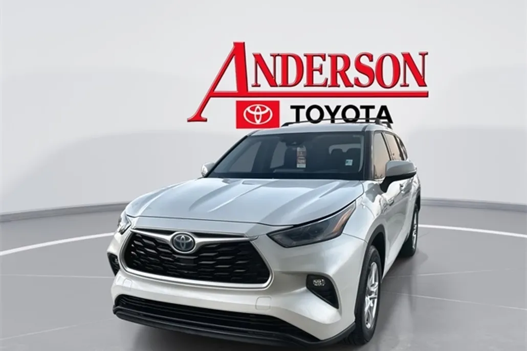 2021 Toyota Highlander Hybrid LE photo 1