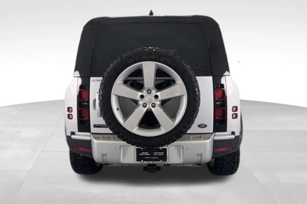 2020 Land Rover Defender 110 photo 1