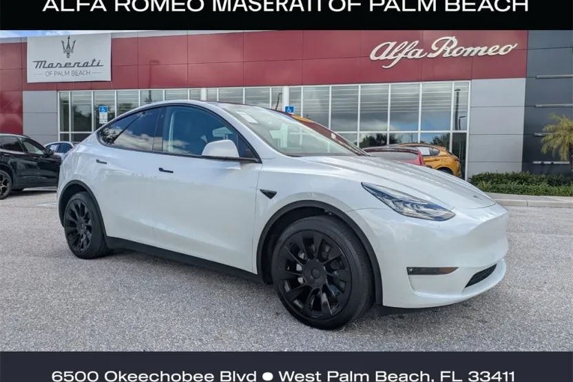 2022 Tesla Model Y Long Range photo 1