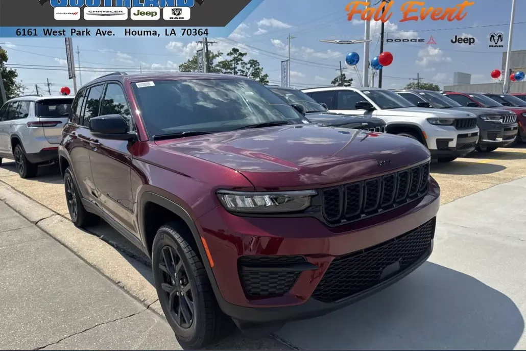 2025 Jeep Grand Cherokee Altitude photo 1