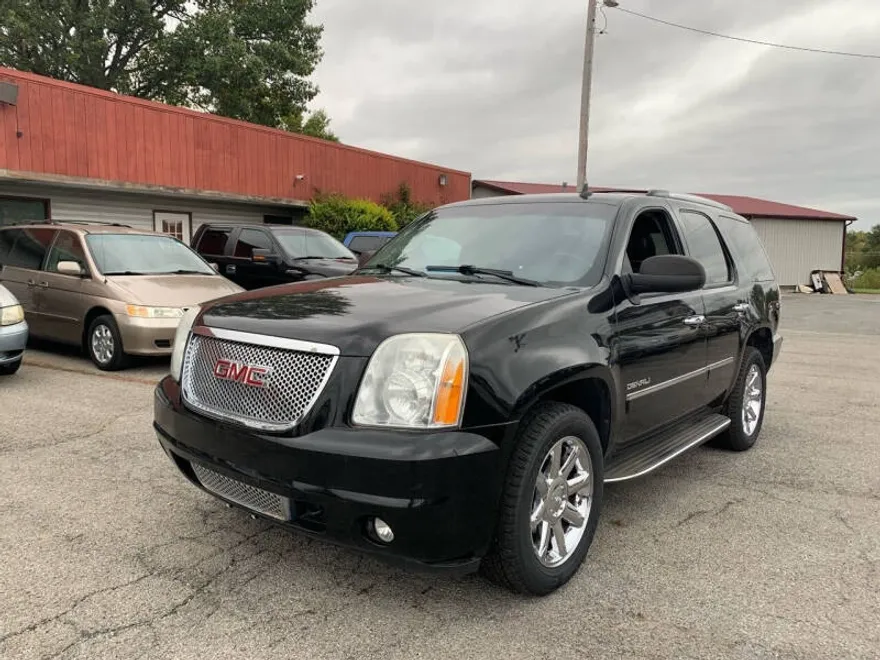 2011 Gmc Yukon Denali photo 1