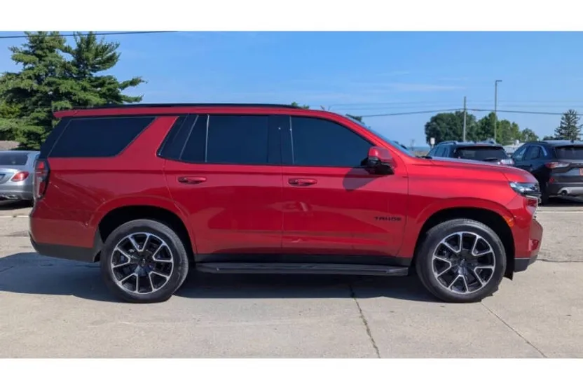2023 Chevrolet Tahoe RST photo 1