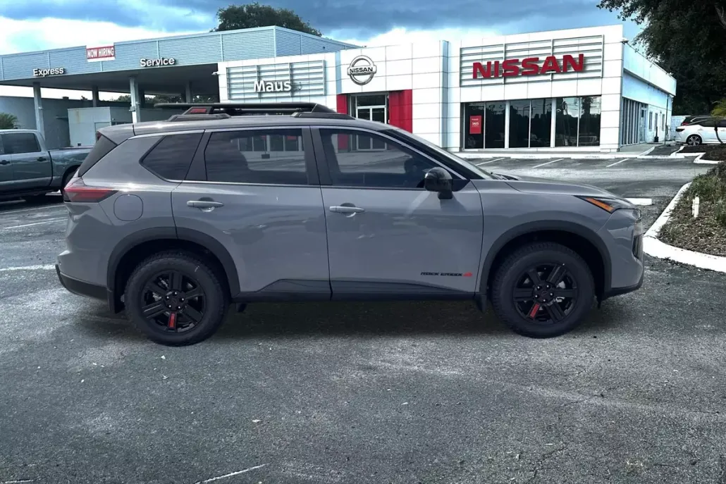 2026 Nissan Rogue SV photo 1