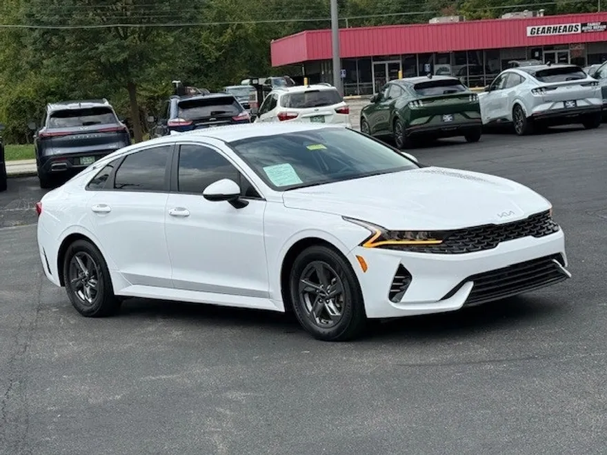 2023 Kia K5 LXS photo 1