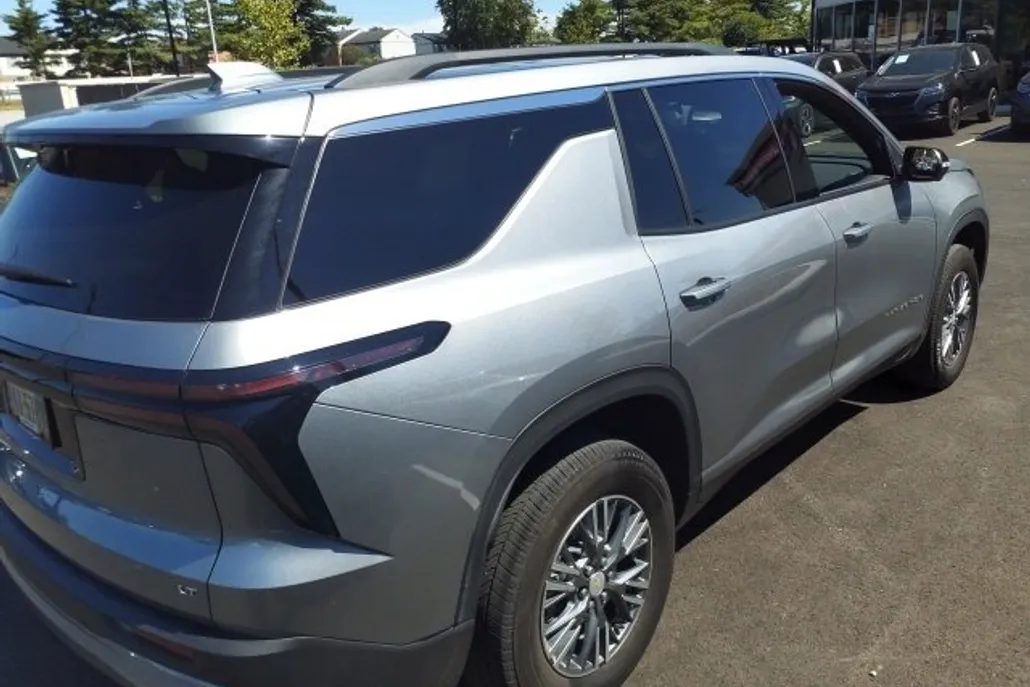 2024 Chevrolet Traverse photo 1
