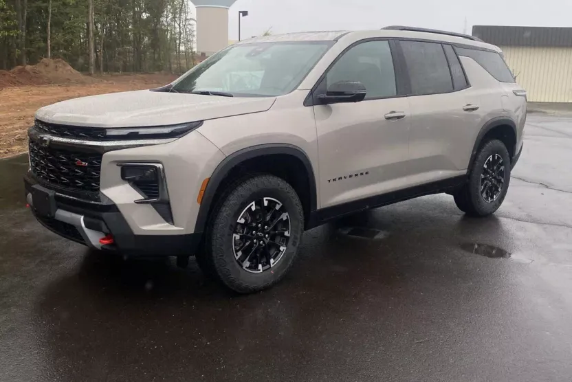 2026 Chevrolet Traverse Z71 photo 1