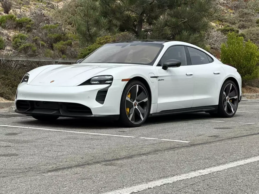 2020 Porsche Taycan Turbo photo 1