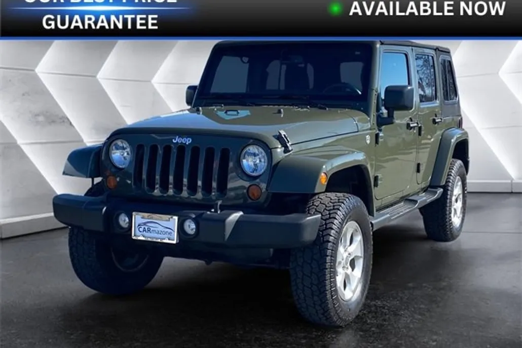 2015 Jeep Wrangler Unlimited Sahara photo 1
